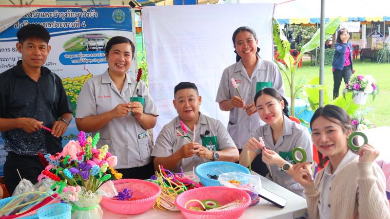 12. โครงการ “หน่วยบำบัดทุกข์ บำรุงสุข สร้างรอยยิ้มให้ประชาชน”